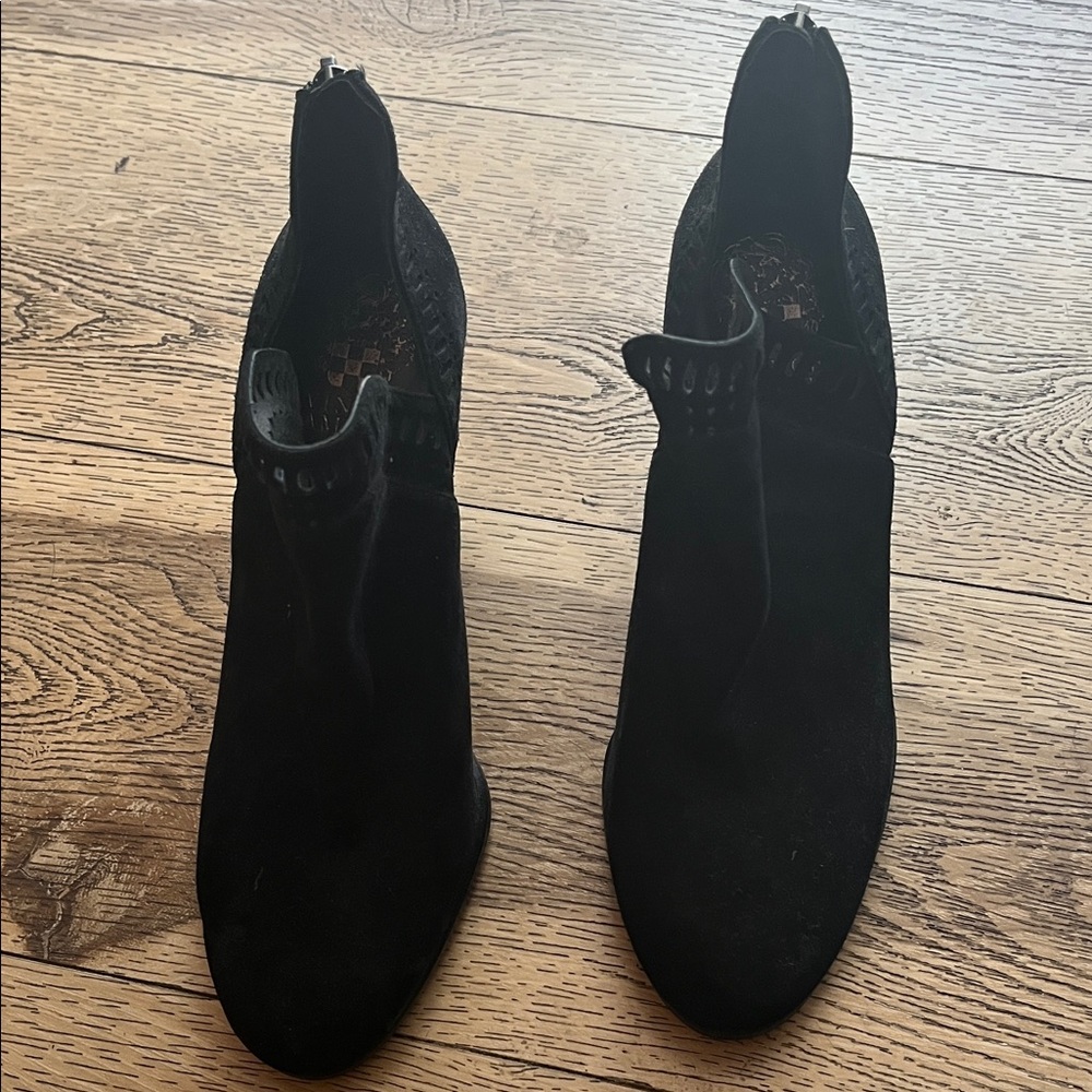 Vince Camuto Black Ankle Booties Velvet 7.5 size